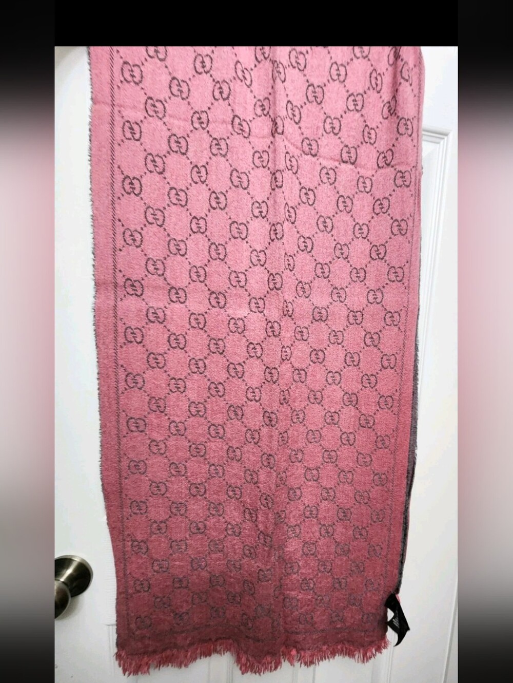 Gucci Pink & Gray Reversible GG Wool Scarf - Picture 4 of 7